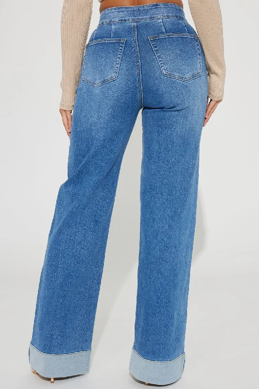 Ciara Stretch Cuffed Wide Leg Jeans - Medium Wash