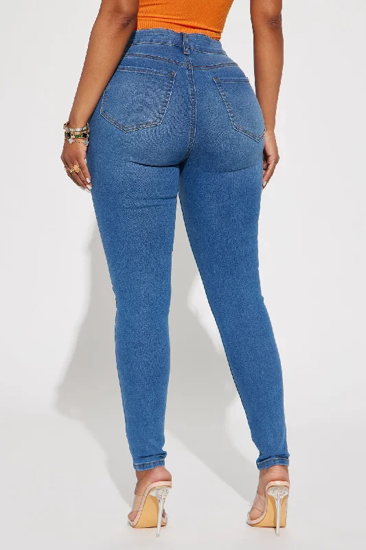 Vibe Check Curvy Stretch Skinny Jeans - Medium Wash