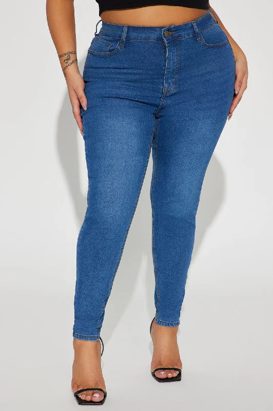 Vibe Check Curvy Stretch Skinny Jeans - Medium Wash