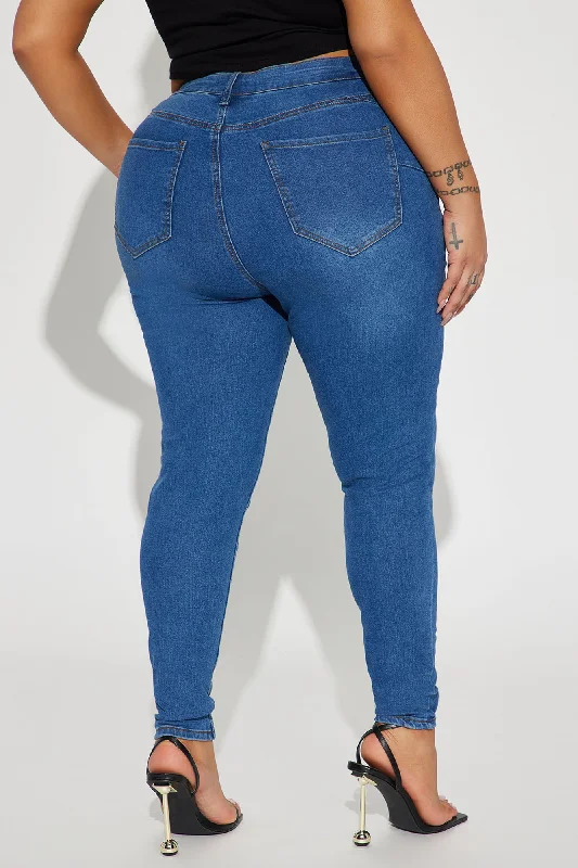 Vibe Check Curvy Stretch Skinny Jeans - Medium Wash