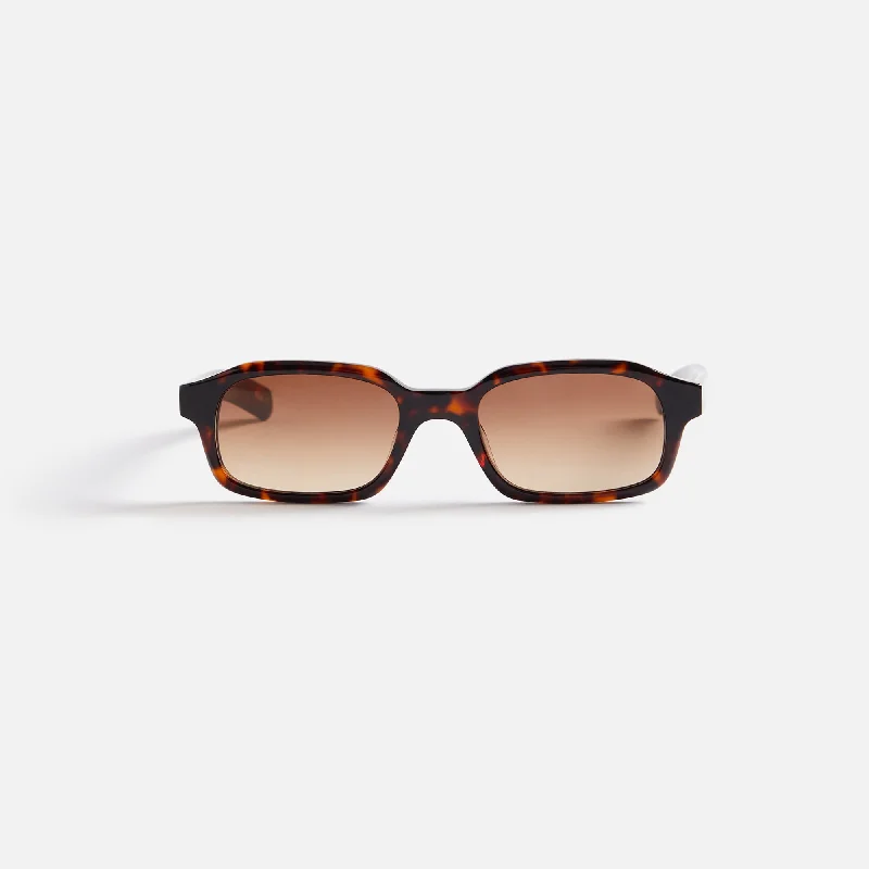 Flatlist Hanky Sunglasses - Dark Tortoise / Brown Gradient Lens