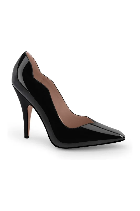 V-Shaped Topline Cute Scalloped Detailed Pump