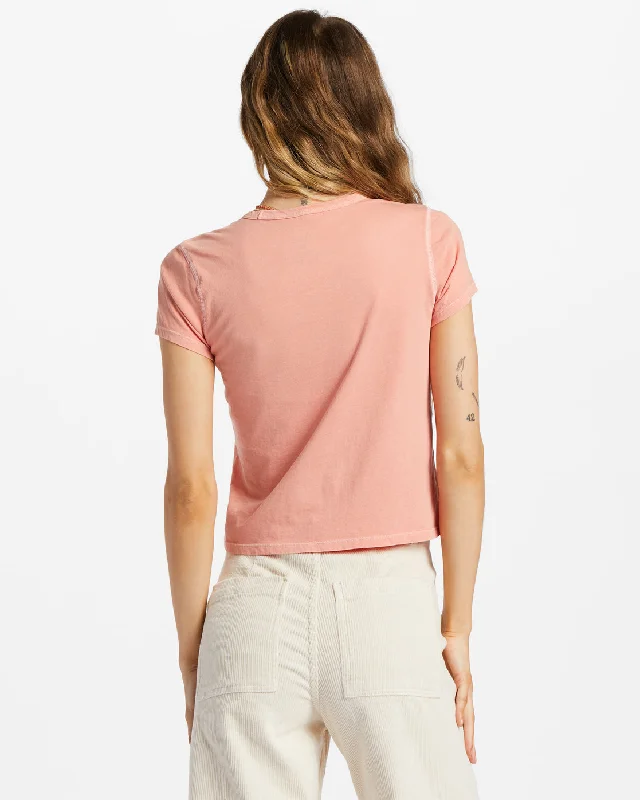 On Holiday T-Shirt - Peach Out